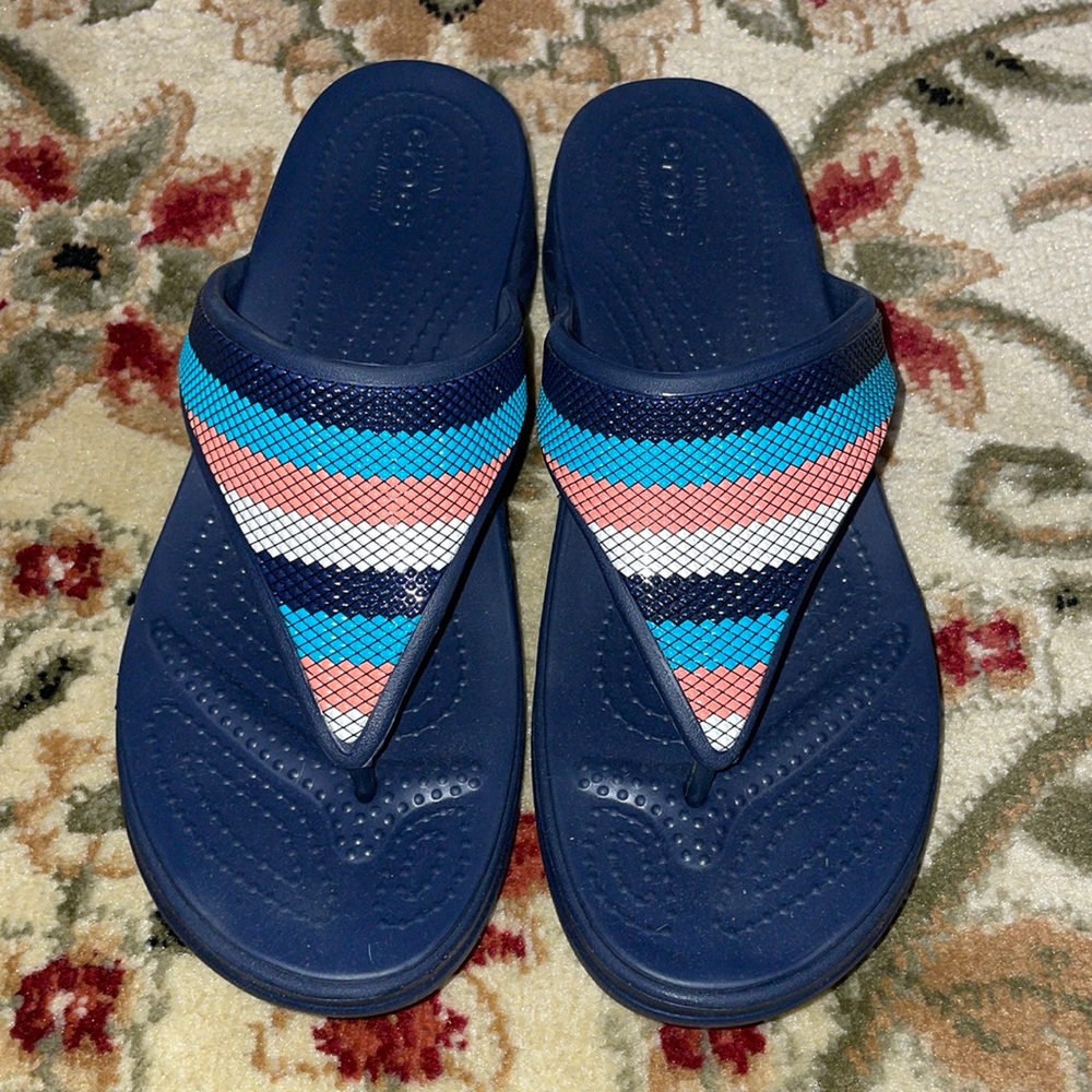 Crocs dual comfort flip flops